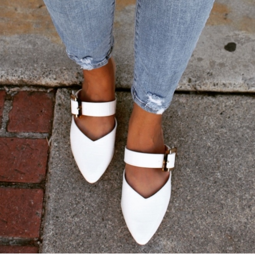 NIB White Tortoise Shell Buckle Loafers